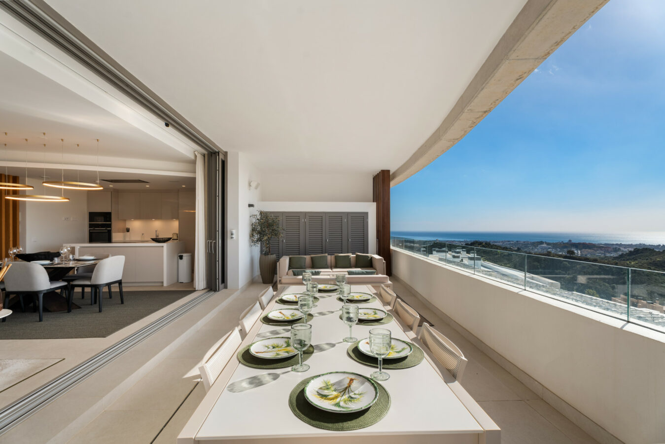 FOR SALE 🏡 Exceptional 3-Bedroom Apartment with Panoramic Sea Views – Real de La Quinta, Benahavís, Marbella