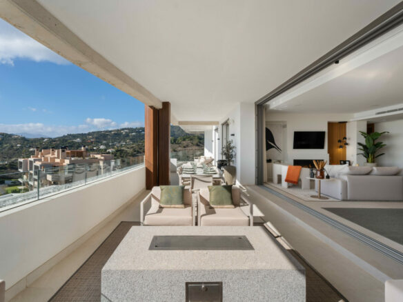 FOR SALE 🏡 Exceptional 3-Bedroom Apartment with Panoramic Sea Views – Real de La Quinta, Benahavís, Marbella