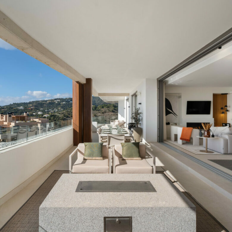 FOR SALE 🏡 Exceptional 3-Bedroom Apartment with Panoramic Sea Views – Real de La Quinta, Benahavís, Marbella