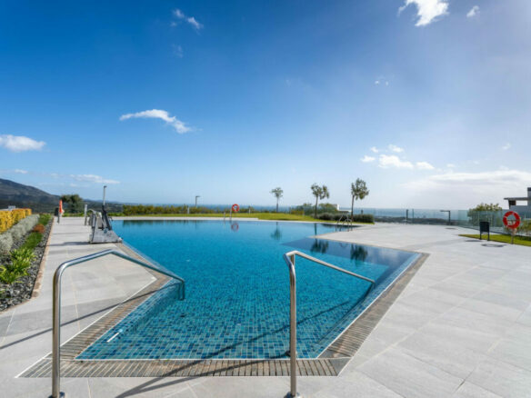 FOR SALE 🏡 Exceptional 3-Bedroom Apartment with Panoramic Sea Views – Real de La Quinta, Benahavís, Marbella