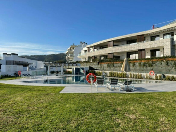 FOR SALE 🏡 Exceptional 3-Bedroom Apartment with Panoramic Sea Views – Real de La Quinta, Benahavís, Marbella