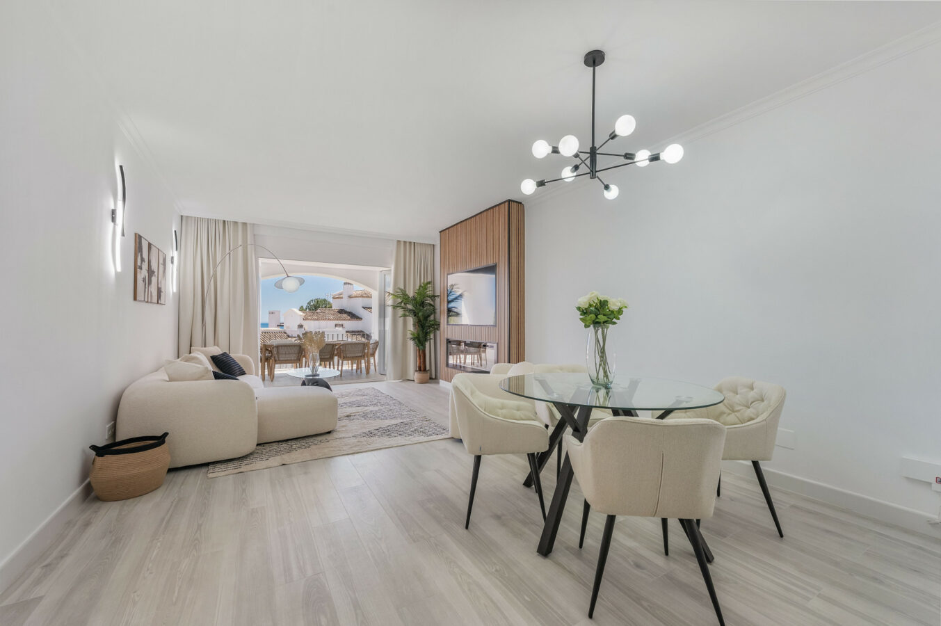 FOR SALE 🏡 Bright 3-Bedroom Apartment with Sea & Golf Views – Altos de La Quinta, Benahavís