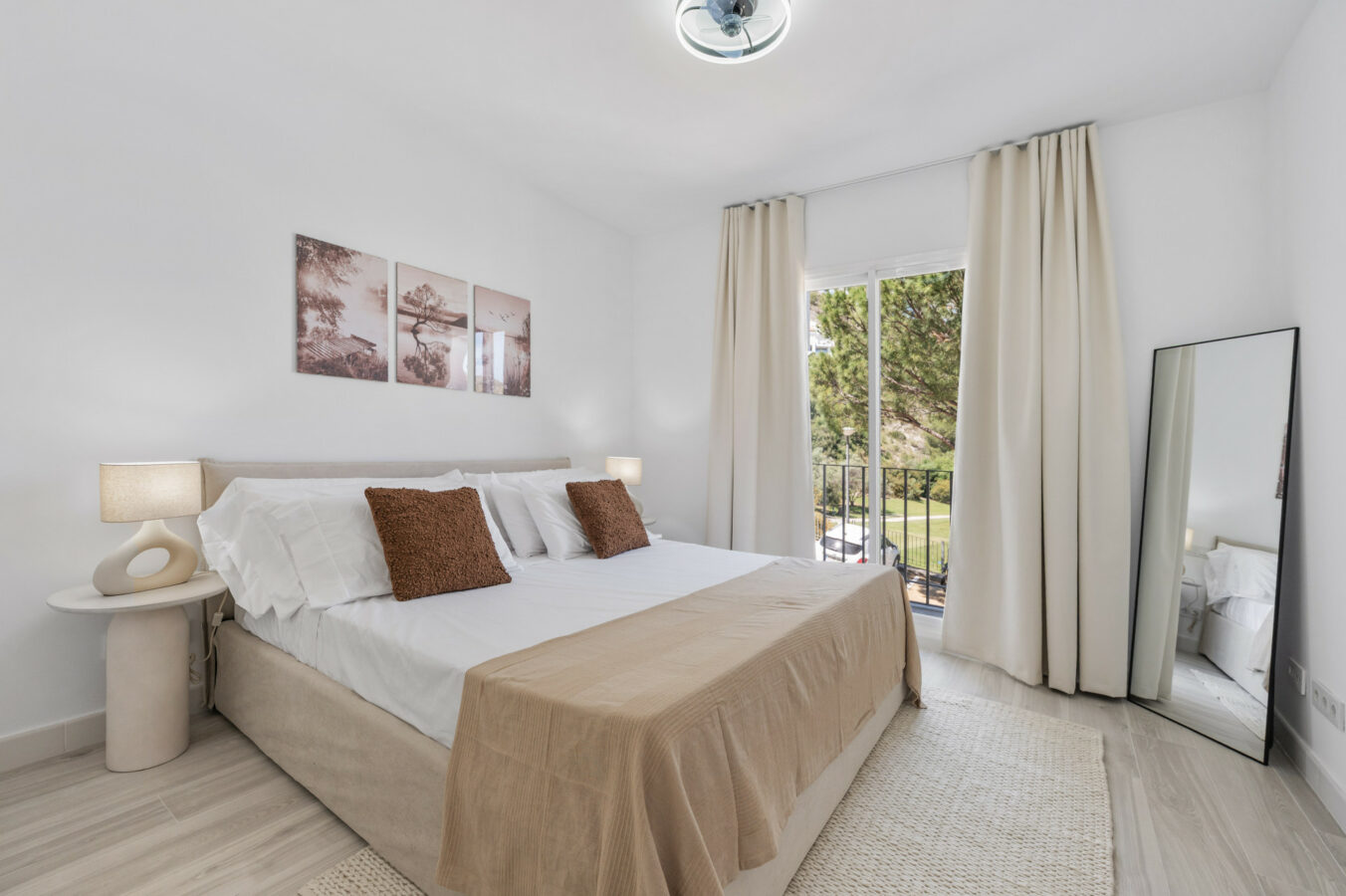 FOR SALE 🏡 Bright 3-Bedroom Apartment with Sea & Golf Views – Altos de La Quinta, Benahavís