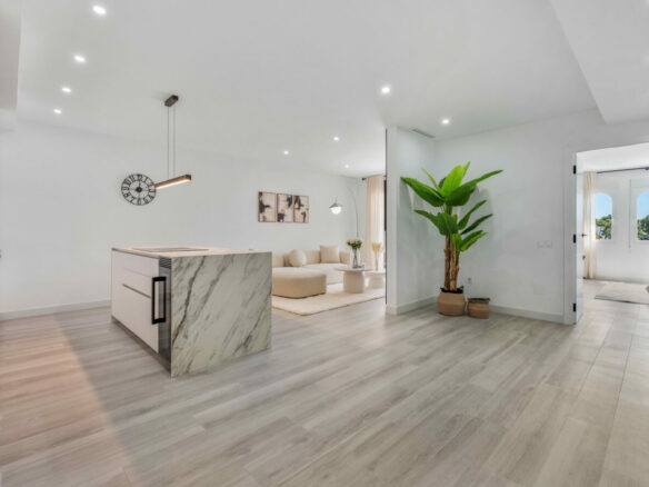 FOR SALE 🏡 Modern 3-Bedroom Apartment with La Concha Views – Puerto Golf, Nueva Andalucía, Marbella
