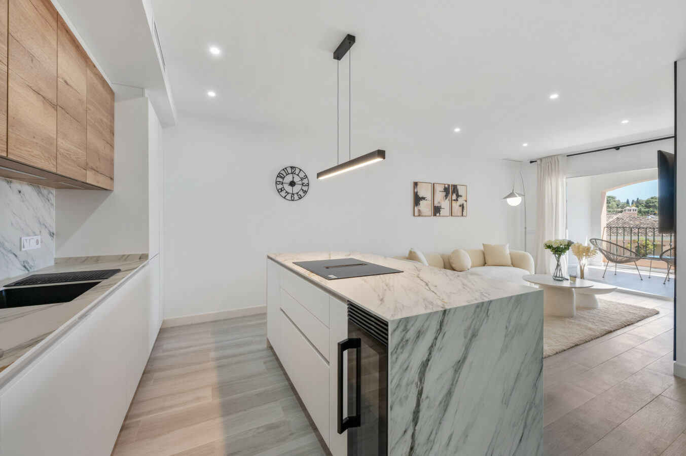 FOR SALE 🏡 Modern 3-Bedroom Apartment with La Concha Views – Puerto Golf, Nueva Andalucía, Marbella