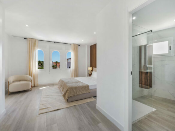 FOR SALE 🏡 Modern 3-Bedroom Apartment with La Concha Views – Puerto Golf, Nueva Andalucía, Marbella