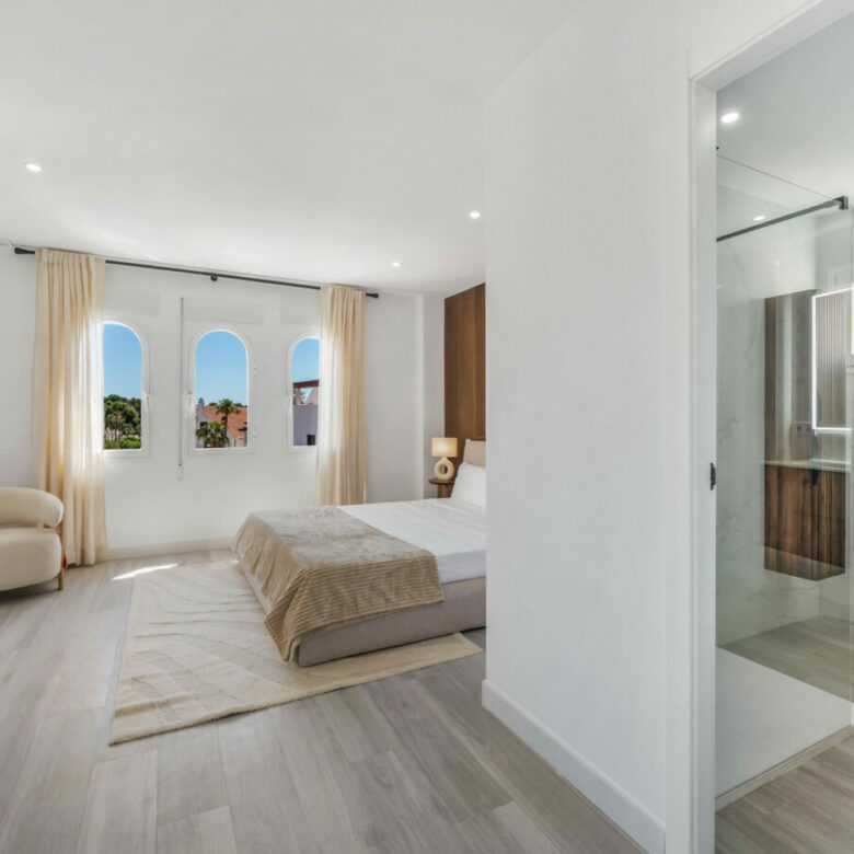 FOR SALE 🏡 Modern 3-Bedroom Apartment with La Concha Views – Puerto Golf, Nueva Andalucía, Marbella