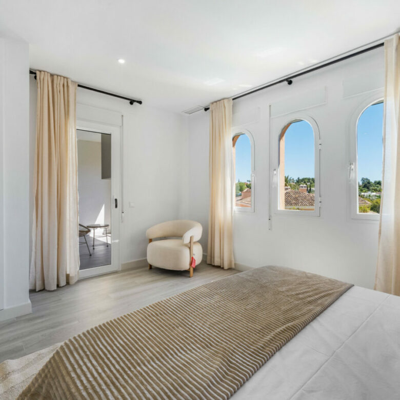 FOR SALE 🏡 Modern 3-Bedroom Apartment with La Concha Views – Puerto Golf, Nueva Andalucía, Marbella