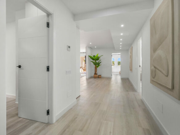 FOR SALE 🏡 Modern 3-Bedroom Apartment with La Concha Views – Puerto Golf, Nueva Andalucía, Marbella