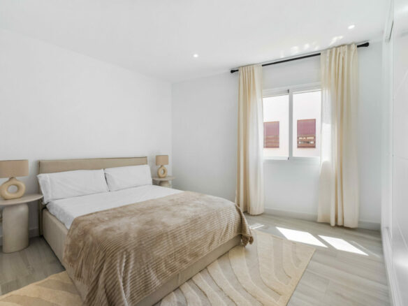 FOR SALE 🏡 Modern 3-Bedroom Apartment with La Concha Views – Puerto Golf, Nueva Andalucía, Marbella