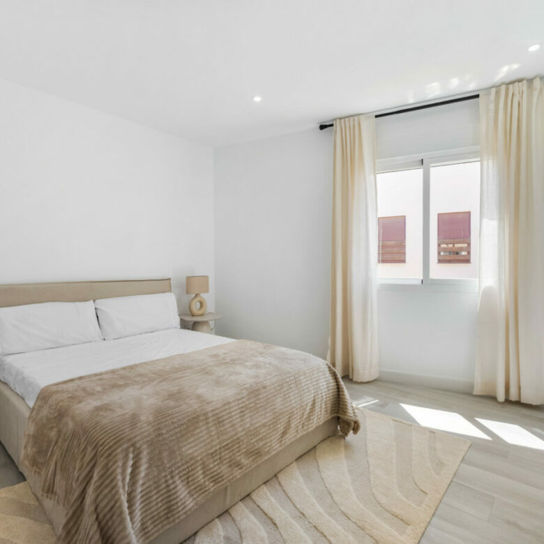 FOR SALE 🏡 Modern 3-Bedroom Apartment with La Concha Views – Puerto Golf, Nueva Andalucía, Marbella