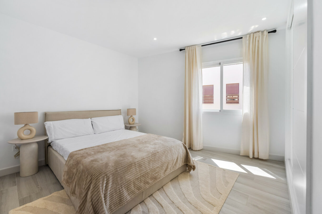 FOR SALE 🏡 Modern 3-Bedroom Apartment with La Concha Views – Puerto Golf, Nueva Andalucía, Marbella