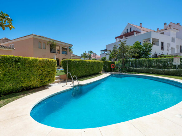 FOR SALE 🏡 Modern 3-Bedroom Apartment with La Concha Views – Puerto Golf, Nueva Andalucía, Marbella