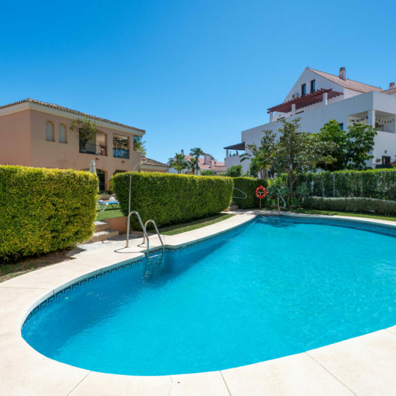 FOR SALE 🏡 Modern 3-Bedroom Apartment with La Concha Views – Puerto Golf, Nueva Andalucía, Marbella