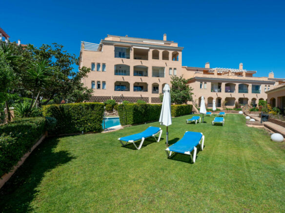 FOR SALE 🏡 Modern 3-Bedroom Apartment with La Concha Views – Puerto Golf, Nueva Andalucía, Marbella