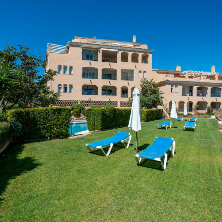 FOR SALE 🏡 Modern 3-Bedroom Apartment with La Concha Views – Puerto Golf, Nueva Andalucía, Marbella