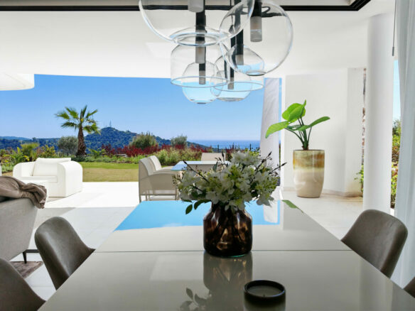 FOR SALE 🏡 Elegant Ground Floor Apartment with Private Garden – Palo Alto, Marbella