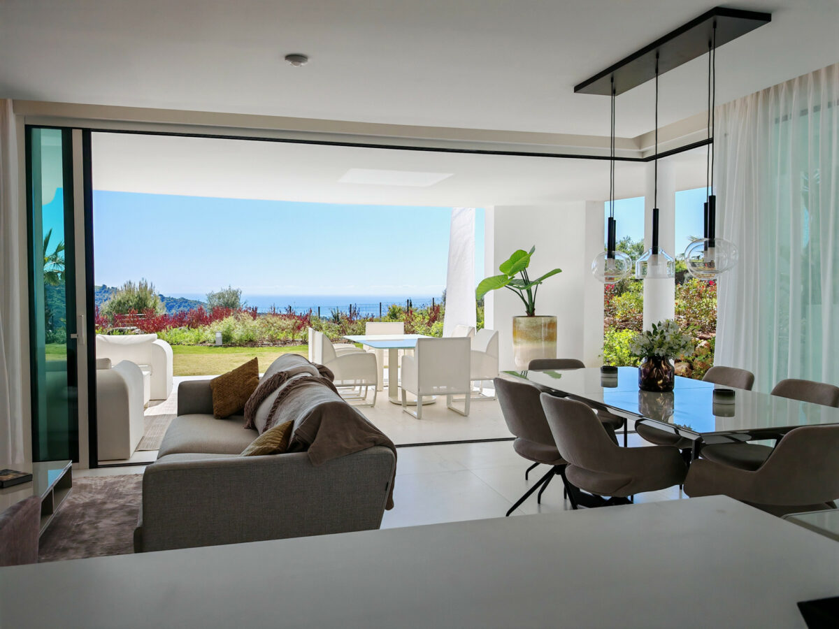 FOR SALE 🏡 Elegant Ground Floor Apartment with Private Garden – Palo Alto, Marbella