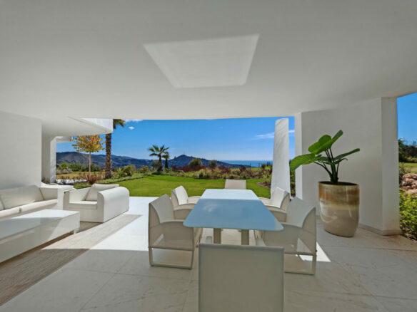 FOR SALE 🏡 Elegant Ground Floor Apartment with Private Garden – Palo Alto, Marbella