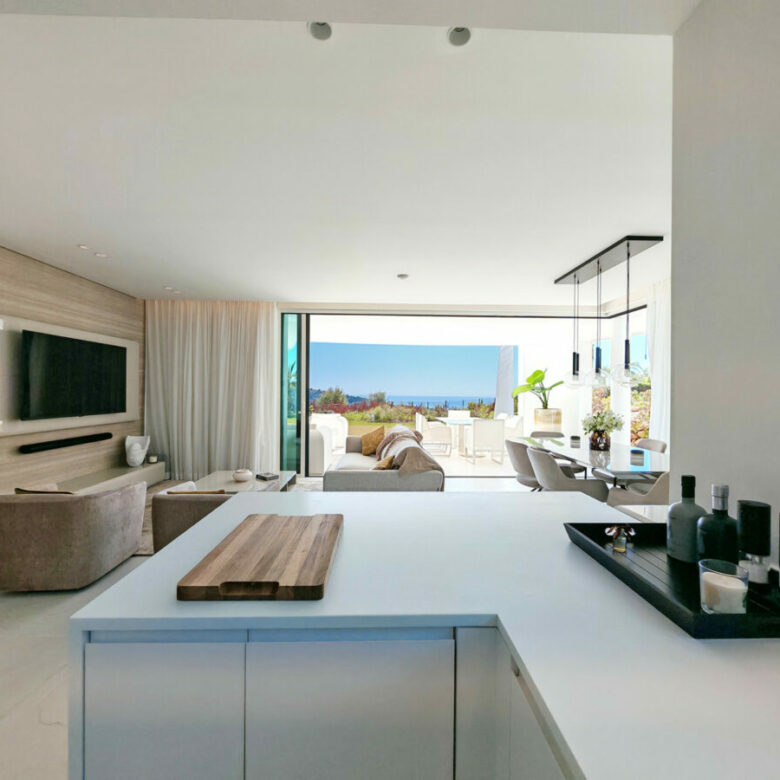 FOR SALE 🏡 Elegant Ground Floor Apartment with Private Garden – Palo Alto, Marbella