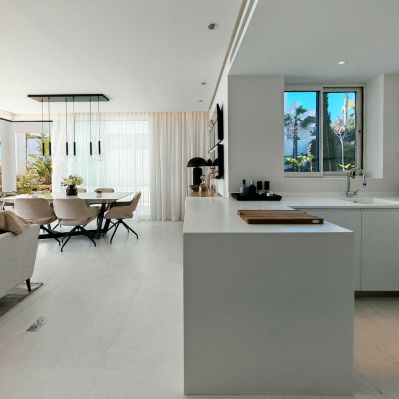 FOR SALE 🏡 Elegant Ground Floor Apartment with Private Garden – Palo Alto, Marbella