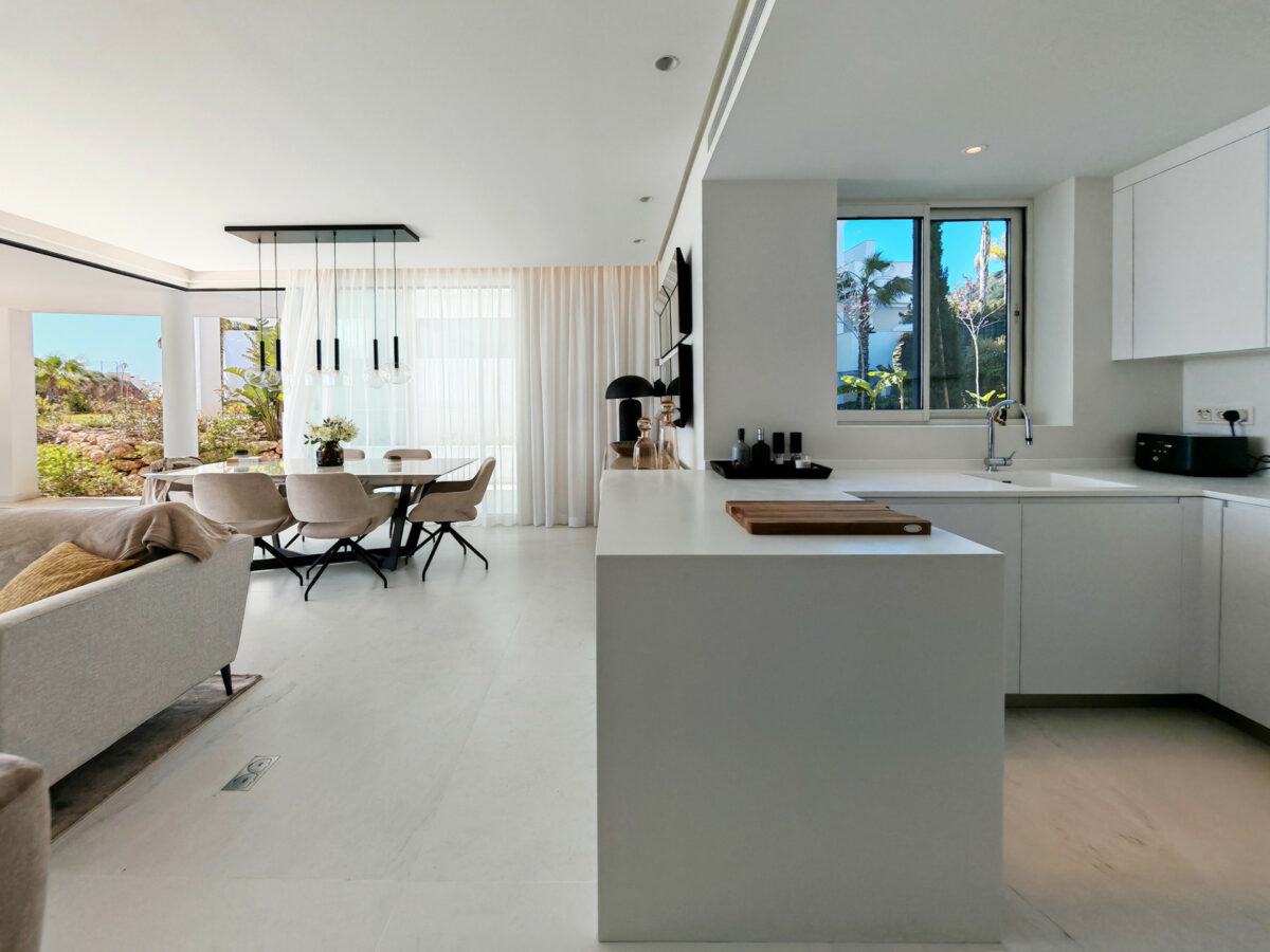 FOR SALE 🏡 Elegant Ground Floor Apartment with Private Garden – Palo Alto, Marbella