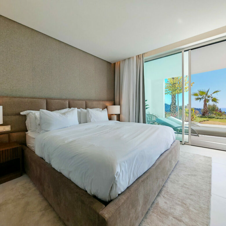 FOR SALE 🏡 Elegant Ground Floor Apartment with Private Garden – Palo Alto, Marbella