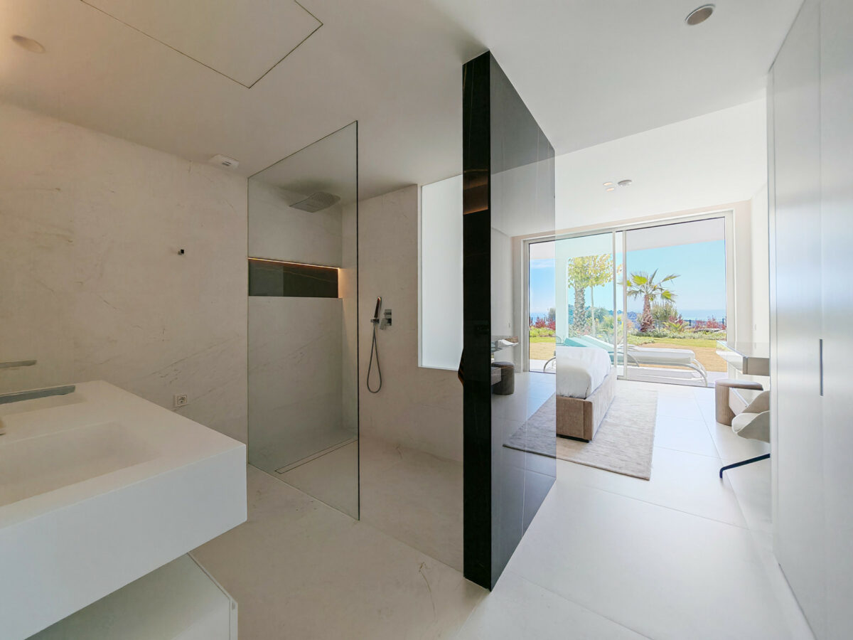 FOR SALE 🏡 Elegant Ground Floor Apartment with Private Garden – Palo Alto, Marbella