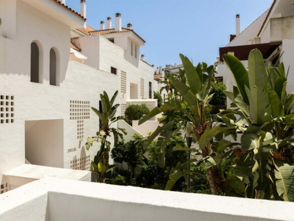 FOR SALE 🏡 Apartment with Tourist Licence – La Maestranza, Nueva Andalucía, Marbella