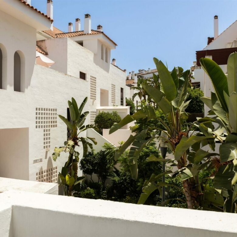 FOR SALE 🏡 Apartment with Tourist Licence – La Maestranza, Nueva Andalucía, Marbella