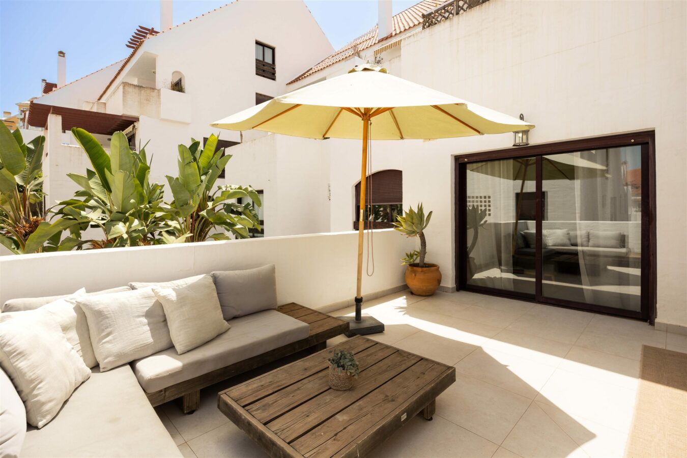 FOR SALE 🏡 Apartment with Tourist Licence – La Maestranza, Nueva Andalucía, Marbella