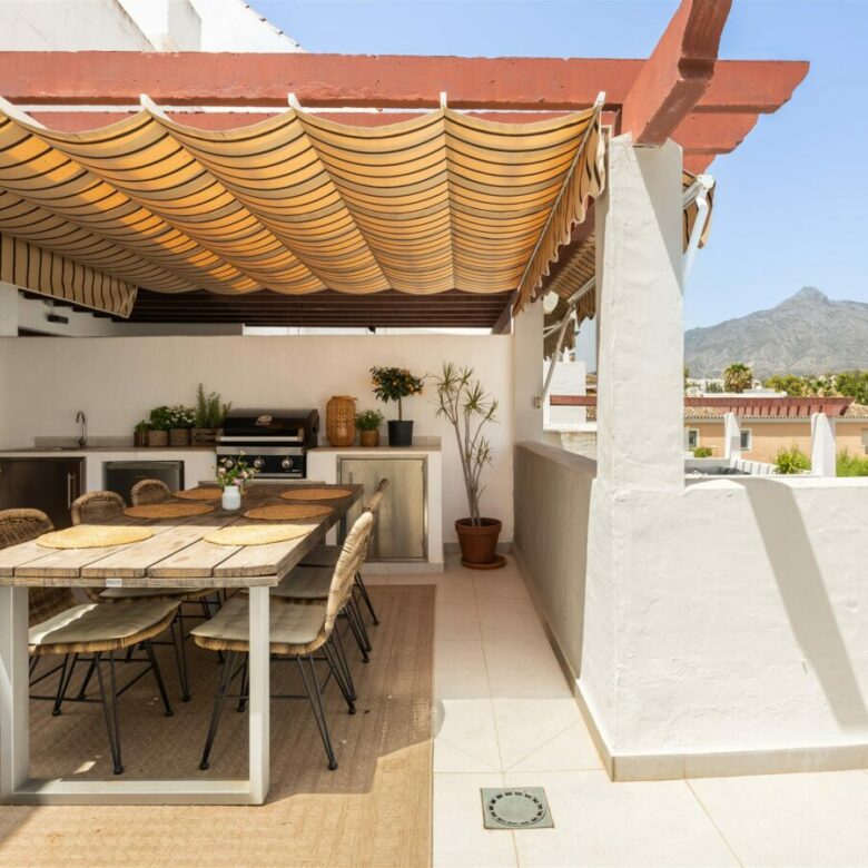 FOR SALE 🏡 Apartment with Tourist Licence – La Maestranza, Nueva Andalucía, Marbella