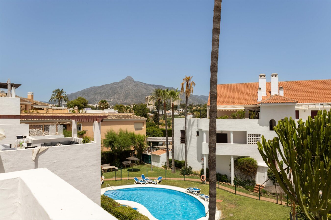 FOR SALE 🏡 Apartment with Tourist Licence – La Maestranza, Nueva Andalucía, Marbella