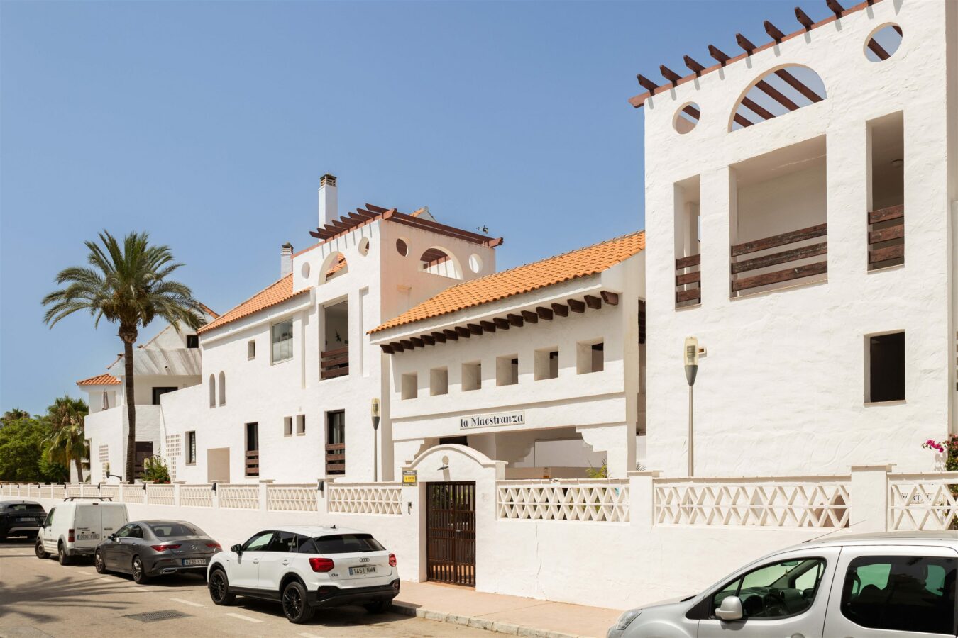 FOR SALE 🏡 Apartment with Tourist Licence – La Maestranza, Nueva Andalucía, Marbella