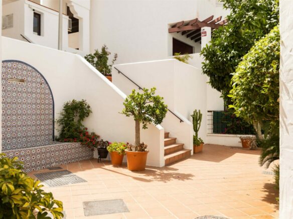 FOR SALE 🏡 Apartment with Tourist Licence – La Maestranza, Nueva Andalucía, Marbella