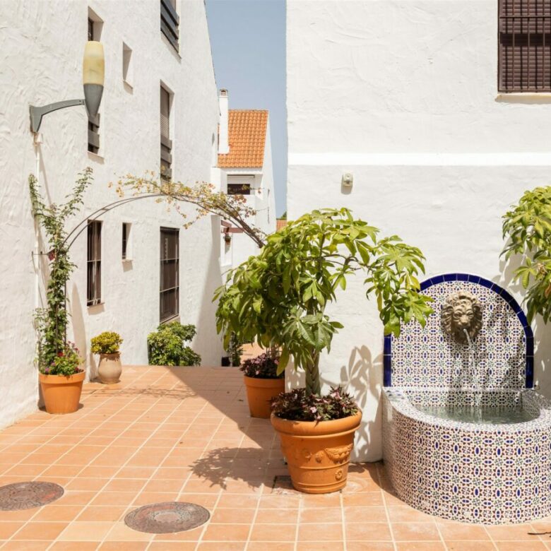 FOR SALE 🏡 Apartment with Tourist Licence – La Maestranza, Nueva Andalucía, Marbella