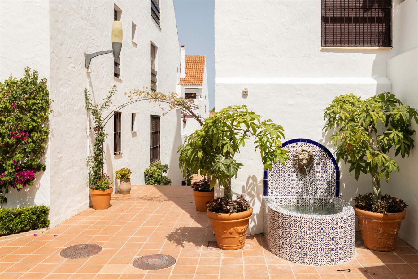 FOR SALE 🏡 Apartment with Tourist Licence – La Maestranza, Nueva Andalucía, Marbella