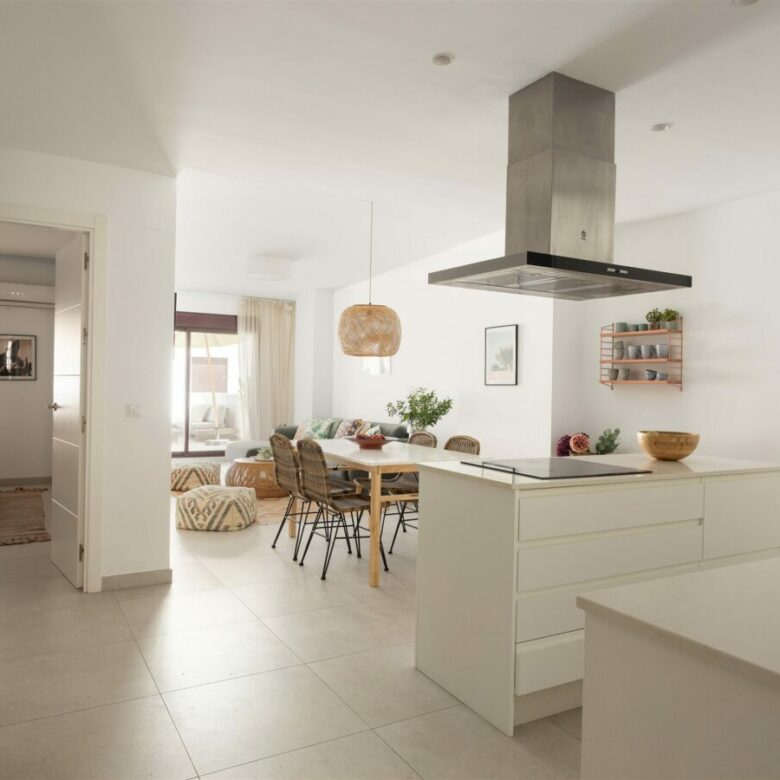 FOR SALE 🏡 Apartment with Tourist Licence – La Maestranza, Nueva Andalucía, Marbella