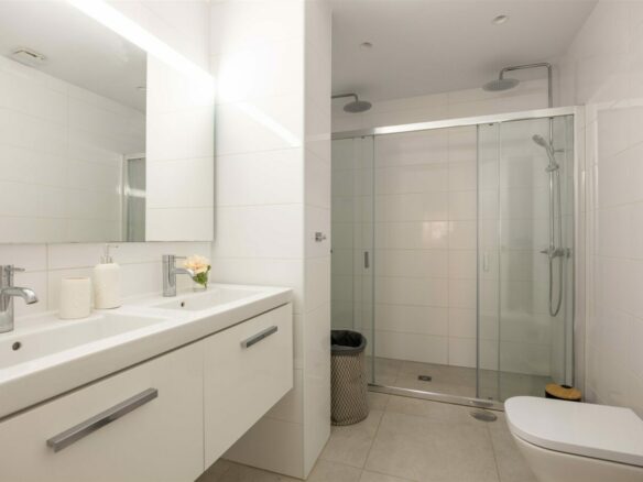 FOR SALE 🏡 Apartment with Tourist Licence – La Maestranza, Nueva Andalucía, Marbella