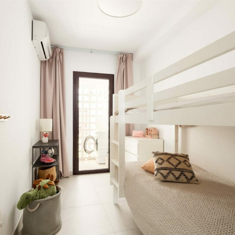 FOR SALE 🏡 Apartment with Tourist Licence – La Maestranza, Nueva Andalucía, Marbella