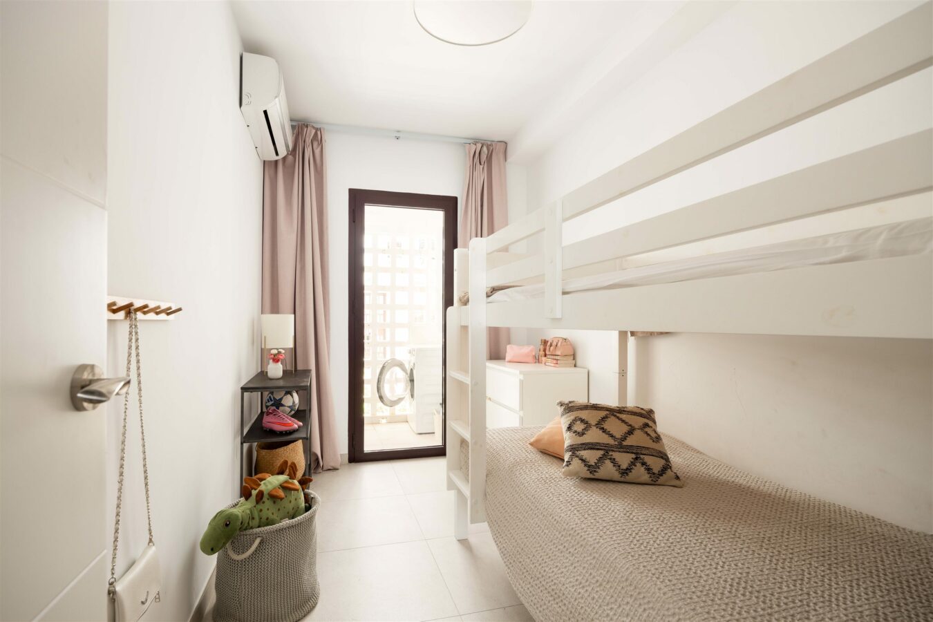 FOR SALE 🏡 Apartment with Tourist Licence – La Maestranza, Nueva Andalucía, Marbella