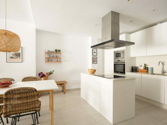 FOR SALE 🏡 Apartment with Tourist Licence – La Maestranza, Nueva Andalucía, Marbella