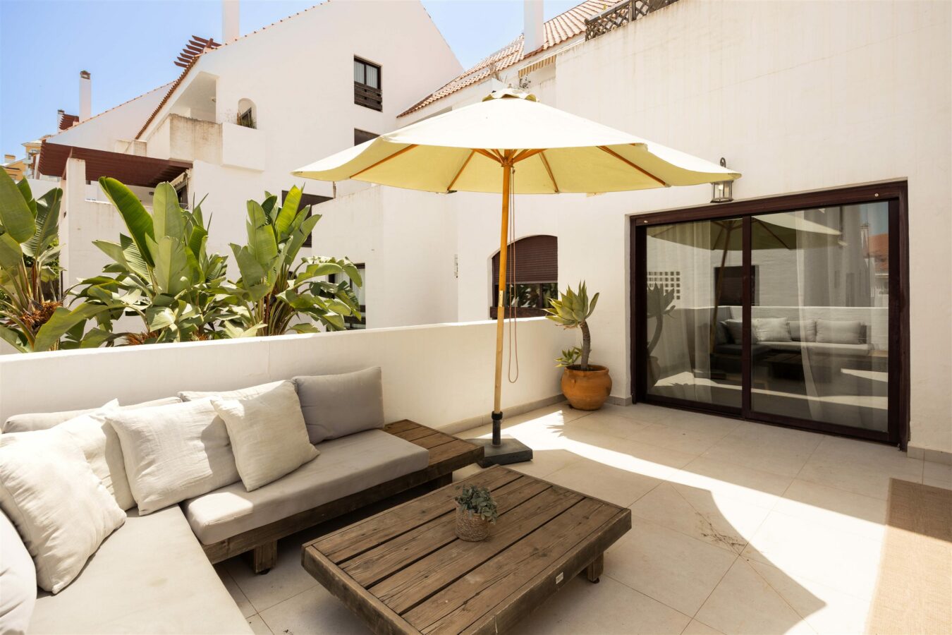 FOR SALE 🏡 Apartment with Tourist Licence – La Maestranza, Nueva Andalucía, Marbella