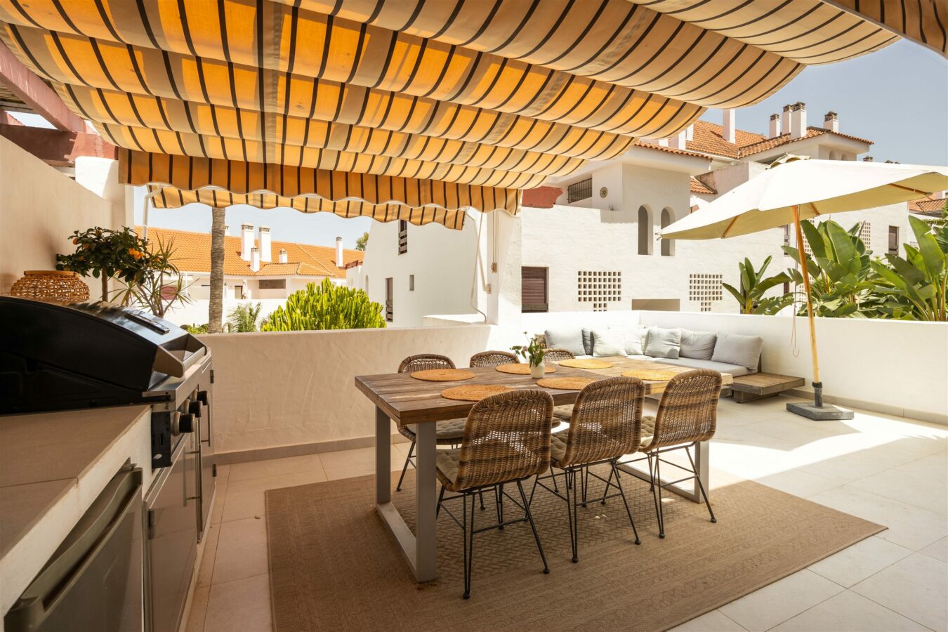 FOR SALE 🏡 Apartment with Tourist Licence – La Maestranza, Nueva Andalucía, Marbella