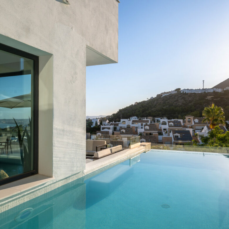 FOR SALE 🏡 Elegant 4 Bedroom Villa – Benalmádena Pueblo, Benalmádena