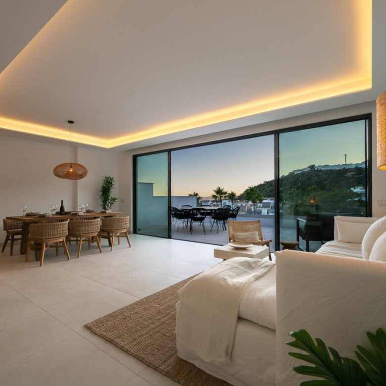 FOR SALE 🏡 Elegant 4 Bedroom Villa – Benalmádena Pueblo, Benalmádena