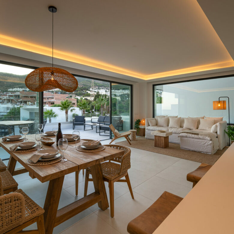 FOR SALE 🏡 Elegant 4 Bedroom Villa – Benalmádena Pueblo, Benalmádena