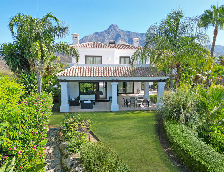 FOR SALE 🏡 Renovation Villa in Gated Community – Las Lomas de Magna Marbella, Golden Mile