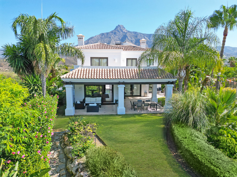 melissa-magna-2750-img-01 FOR SALE π‘ Renovation Villa in Gated Community β Las Lomas de Magna Marbella, Golden Mile