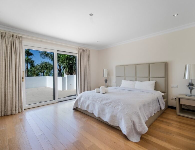 FOR SALE 🏡 Renovation Villa in Gated Community – Las Lomas de Magna Marbella, Golden Mile